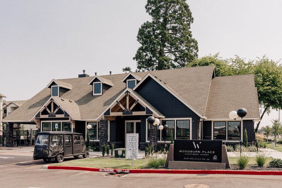 Woodburn Place Apartment Homes in Woodburn, OR - Foto de edificio