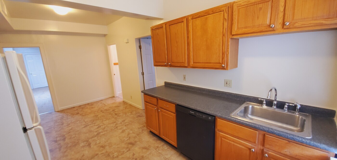 6244 Cabanne Ave in University City, MO - Building Photo