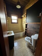 1001 N 13th St in Herrin, IL - Foto de edificio - Building Photo