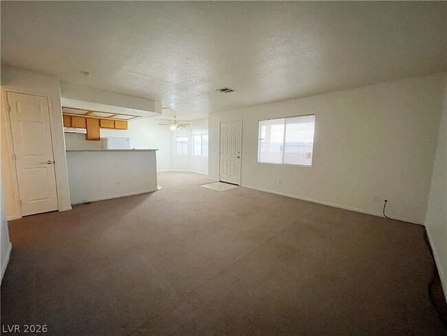 2209 James Bilbray Dr in Las Vegas, NV - Foto de edificio - Building Photo