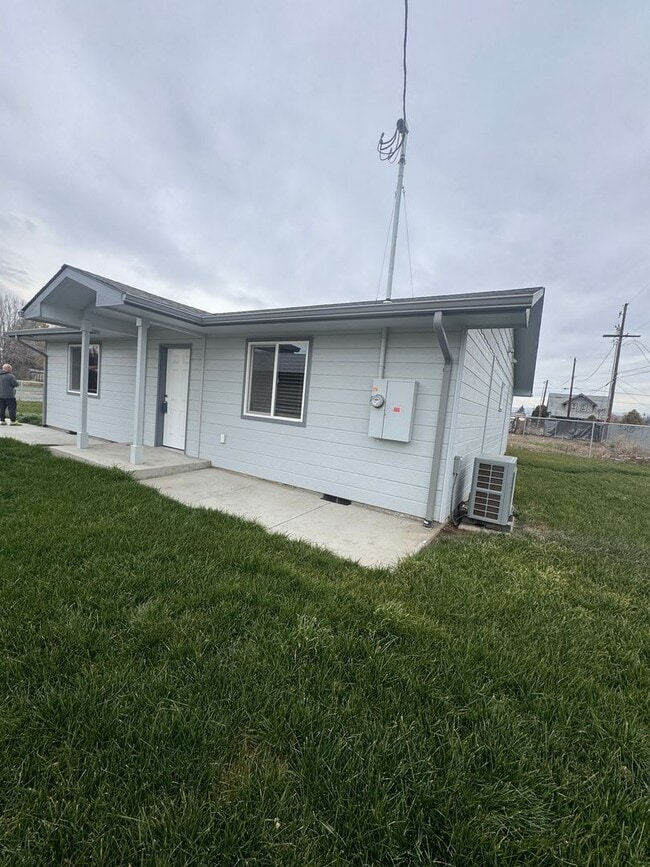 property at 2005 Ledwich Ave