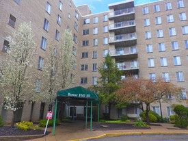 Bower Hill Apartments in Mt. Lebanon, PA - Building Photo