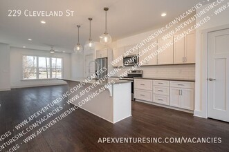 229 Cleveland St in Nashville, TN - Building Photo - Building Photo