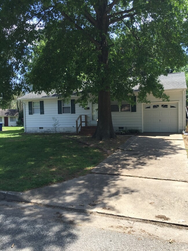 property at 129 Edsyl St