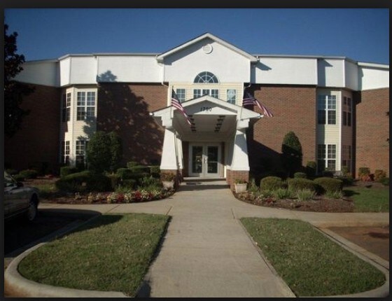 Woodland Manor in Hickory, NC - Foto de edificio