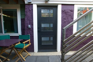 4157 SE Brooklyn St, Unit The Roost- Sunny 2B2b in Portland, OR - Building Photo
