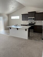 4237 W Wood Ct in Moses Lake, WA - Building Photo - Building Photo