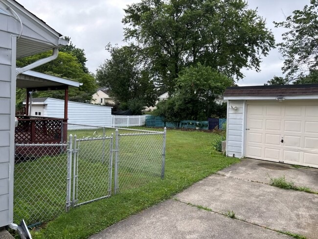 435 E 36th St in Erie, PA - Foto de edificio - Building Photo