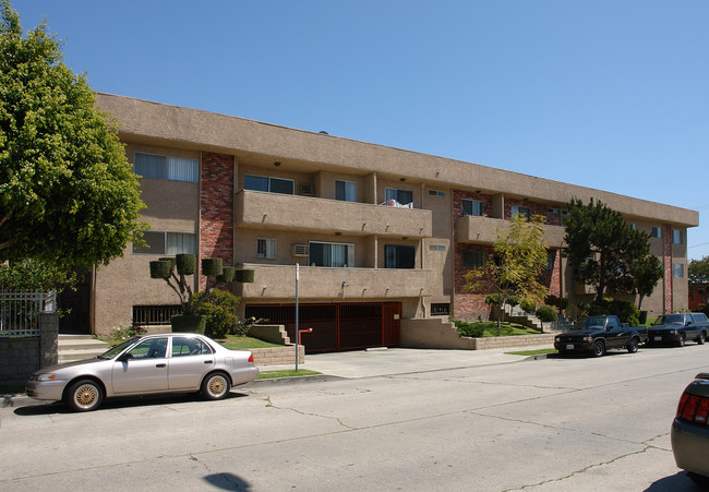 400 N Serrano Ave in Los Angeles, CA - Building Photo - Building Photo