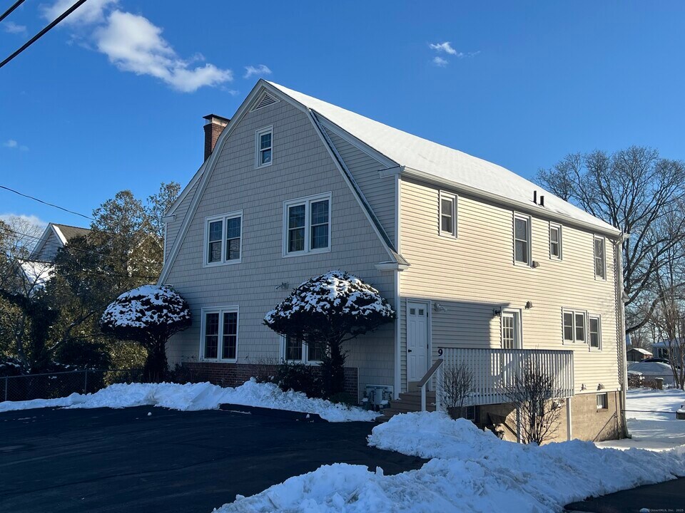 7 Lanphiers Cove Rd-Unit -9G in Branford, CT - Building Photo