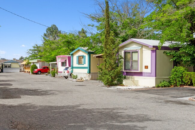 2901 Carlisle Blvd NE in Albuquerque, NM - Building Photo - Building Photo