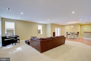 8105 Red Farm Ln in Bowie, MD - Building Photo