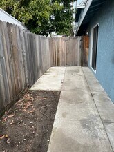 11666 Chandler Blvd, Unit 11666 in Los Angeles, CA - Building Photo - Building Photo