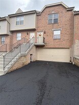 305 Berrington Ct in Bethel Park, PA - Building Photo