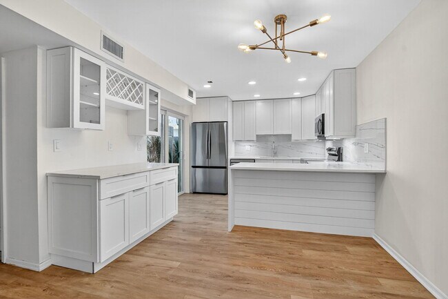 1010 NE 8th Ave in Delray Beach, FL - Building Photo - Building Photo