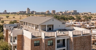 Thomas Park Lofts in College Station, TX - Building Photo