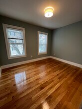 75 Pearl St, Unit 1 in Somerville, MA - Foto de edificio - Building Photo