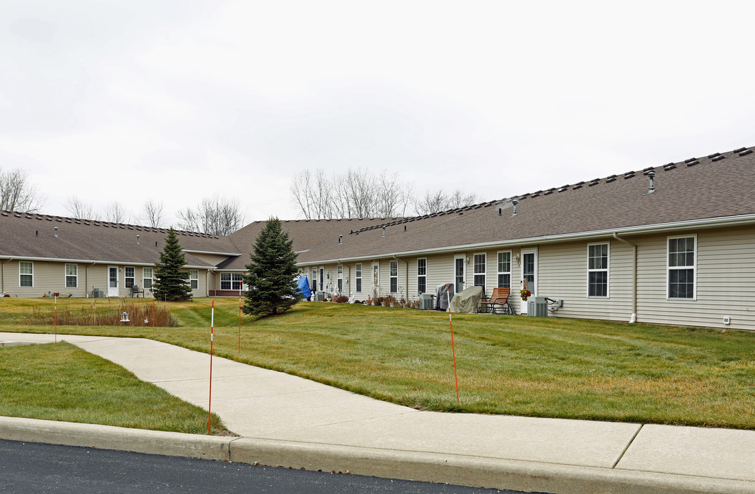 Moongate Luxury Adult Living in Temperance, MI - Building Photo