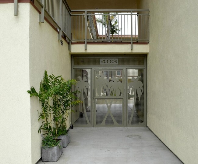 403 Indiana St in El Segundo, CA - Foto de edificio - Building Photo