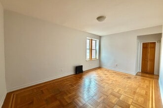 175 Pinehurst Ave in New York, NY - Building Photo - Building Photo