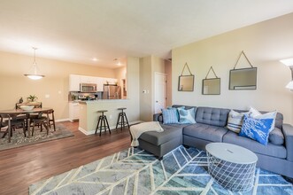 The Preserve at Beckett Ridge Apartments and Townhomes in West Chester, OH - Building Photo - Building Photo