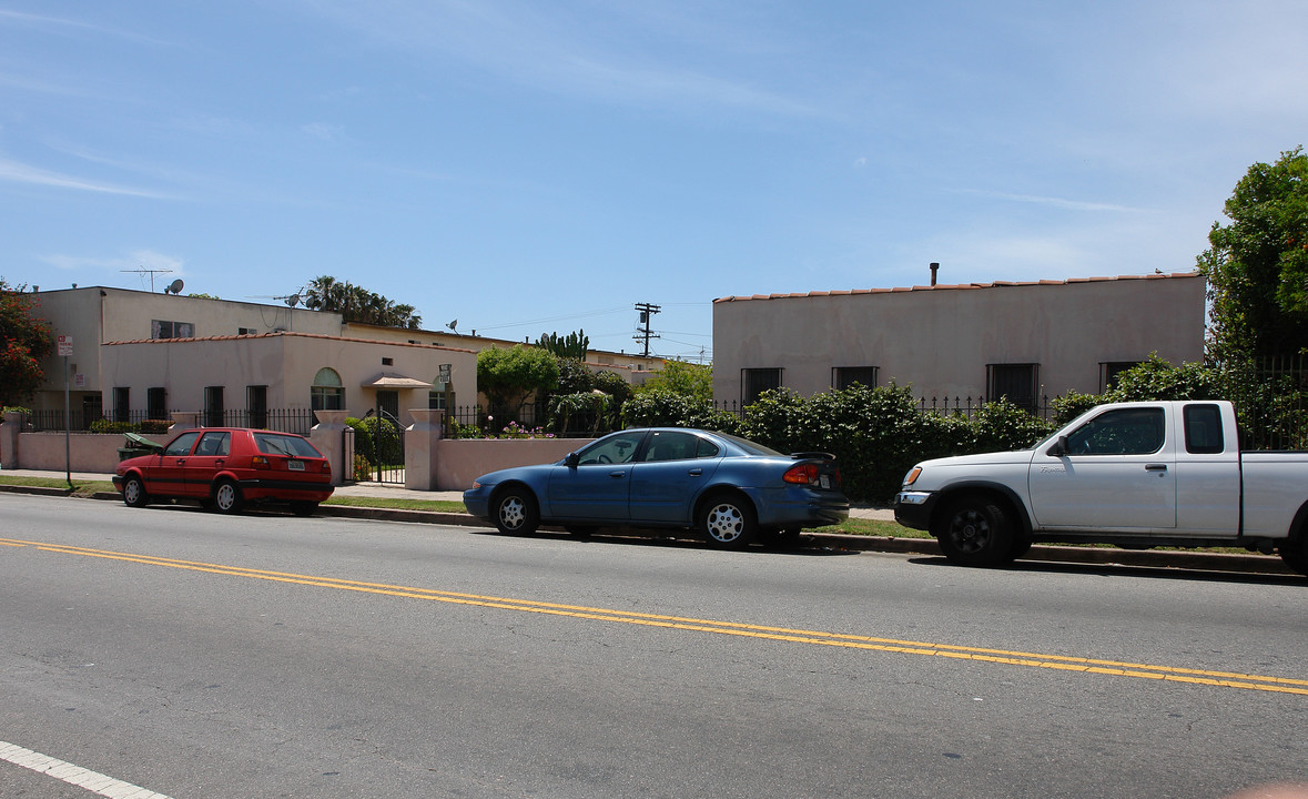 1031 N Normandi Ave in Los Angeles, CA - Building Photo