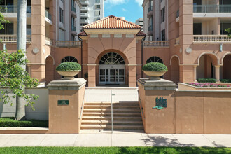 Gables on the Green in Coral Gables, FL - Building Photo - Building Photo