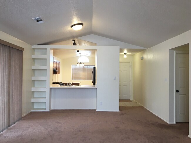 7316 Syr Dr NE in Rio Rancho, NM - Building Photo - Building Photo