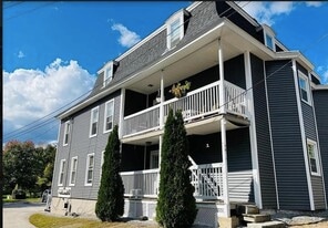 42-48-48 Broadway in Pembroke, NH - Building Photo