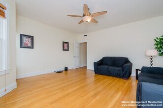 126 Minden St, Unit 3 in Boston, MA - Foto de edificio - Building Photo