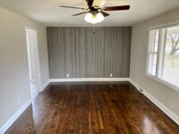 12216 Leavenworth Rd photo'