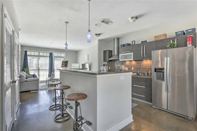 1300 DeKalb Ave NE in Atlanta, GA - Foto de edificio - Building Photo