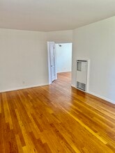 11152-11154 Morrison St in North Hollywood, CA - Foto de edificio - Building Photo