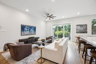 3943 Bowie Ln in Dallas, TX - Building Photo - Building Photo