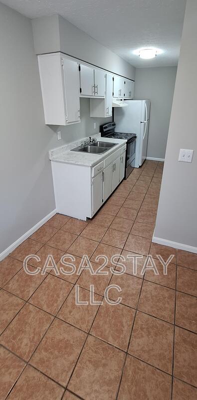 670 Knox Blvd