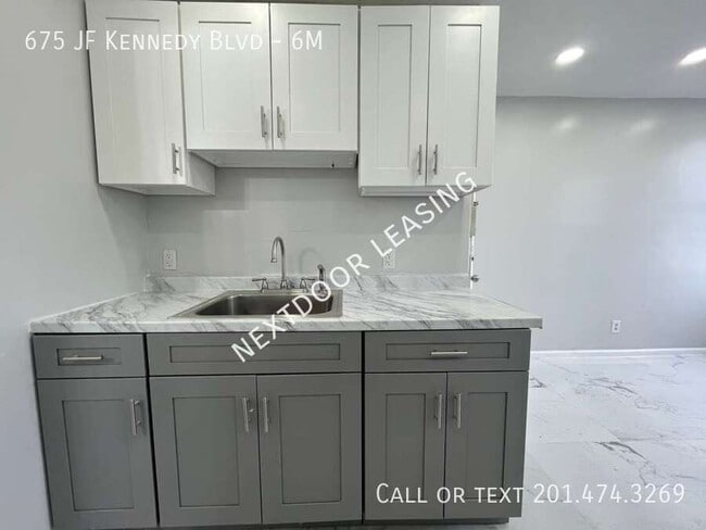 675 John F. Kennedy Blvd in Bayonne, NJ - Building Photo - Building Photo