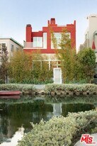 2217 Grand Canal in Los Angeles, CA - Building Photo