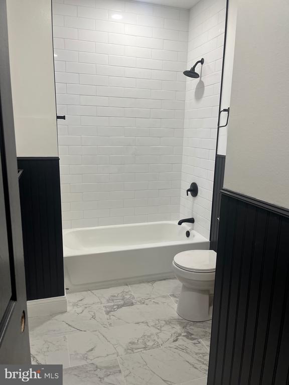 6213 Sansom St in Philadelphia, PA - Building Photo - Building Photo