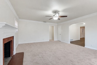 402 W Grauwyler Rd in Irving, TX - Building Photo - Building Photo