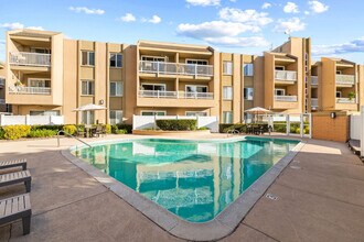 3030 Suncrest Dr in San Diego, CA - Building Photo - Building Photo