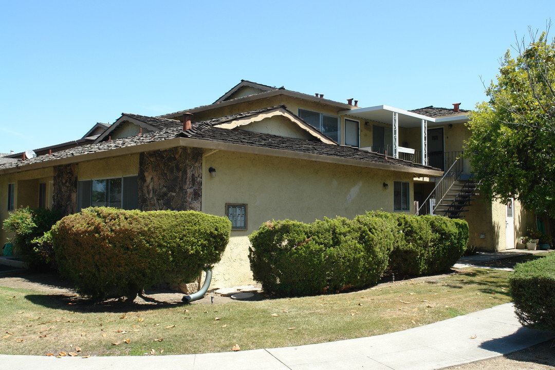 466 Northlake Dr in San Jose, CA - Building Photo