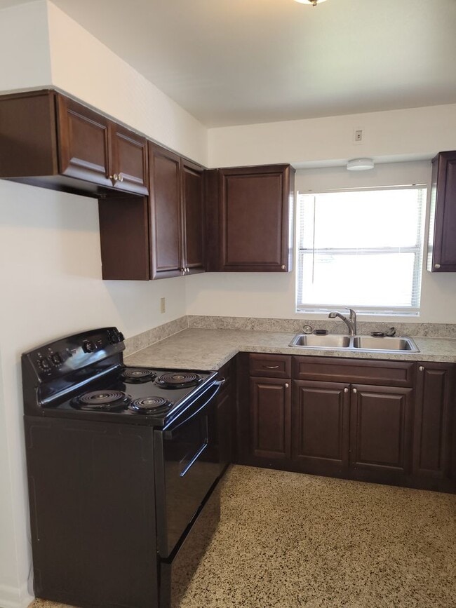 2103 Jobbins Dr in Leesburg, FL - Building Photo - Building Photo