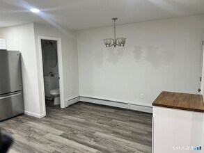 34 Norman St in Manchester, CT - Building Photo - Building Photo