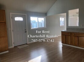 332 Todd Rd in Santa Rosa, CA - Building Photo