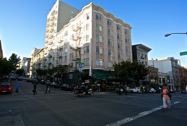 Leavenworth Apartments in San Francisco, CA - Building Photo - Building Photo