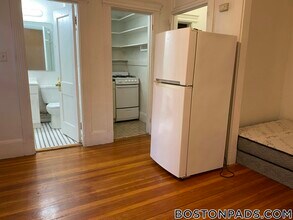 64 Hemenway St, Unit 10 in Boston, MA - Building Photo - Building Photo