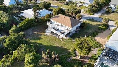 474 Lake Murex Cir in Sanibel, FL - Building Photo - Building Photo