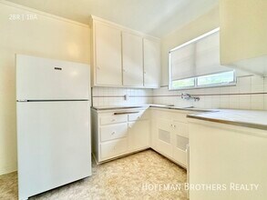 120 Flores St in Los Angeles, CA - Building Photo - Building Photo