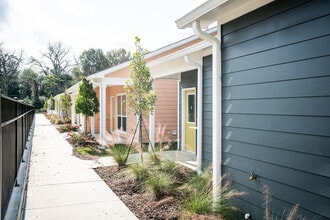 Lotus Village Senior Living in Baton Rouge, LA - Building Photo - Building Photo