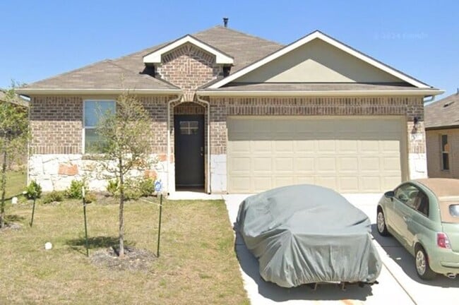 property at 121 Mackinac Ln